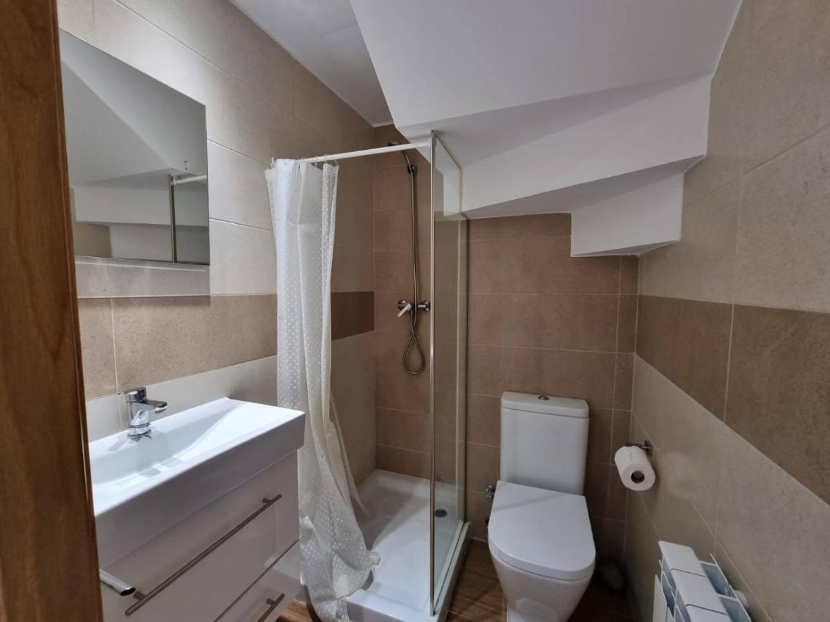Vivienda de tres dormitorios en primera línea de playa Foz Exterior foto